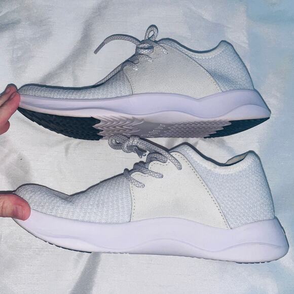 Vessi Everyday Move Waterproof Sneakers - Woman's Size 8 - Worn Once - Picture 4 of 11